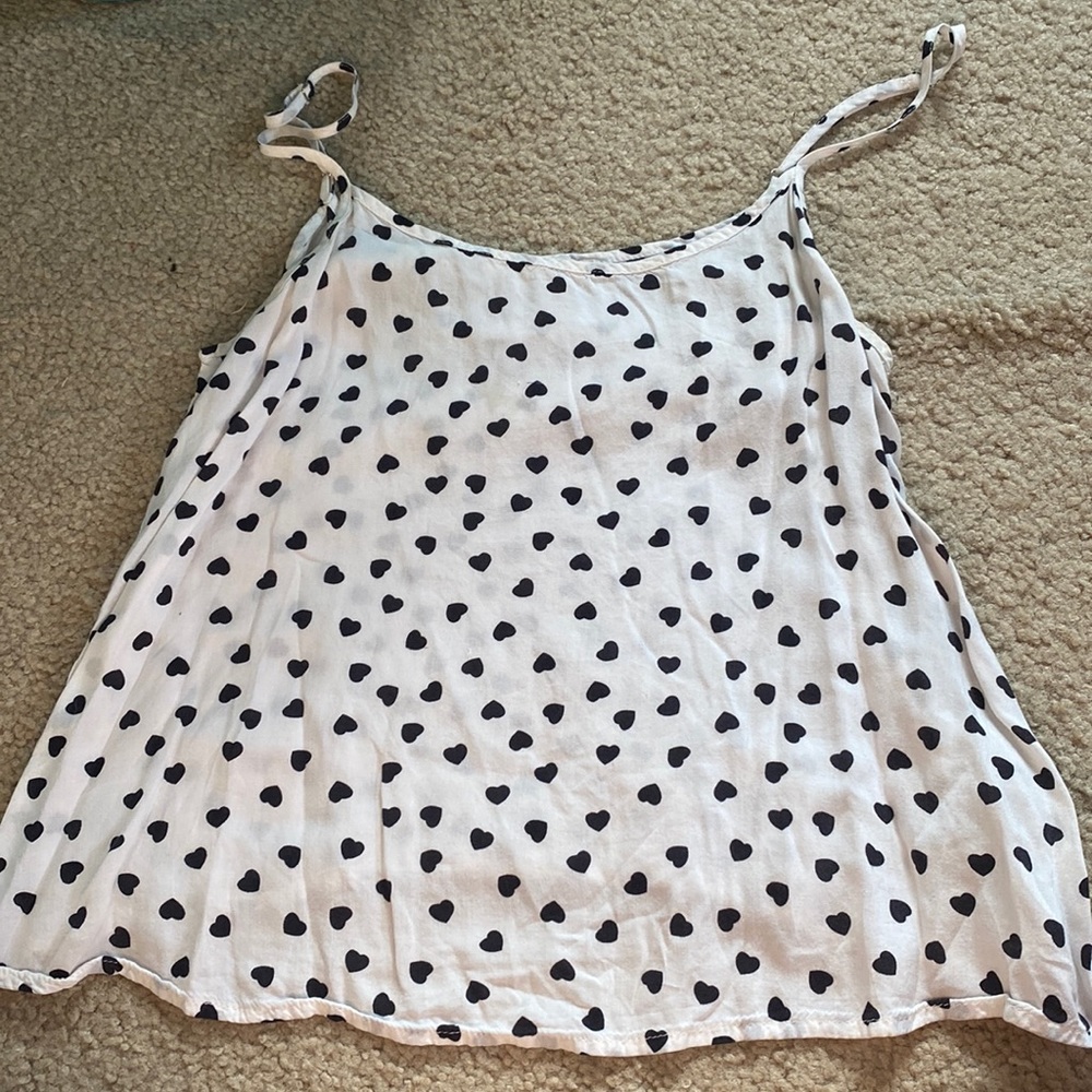White tank top with black hearts